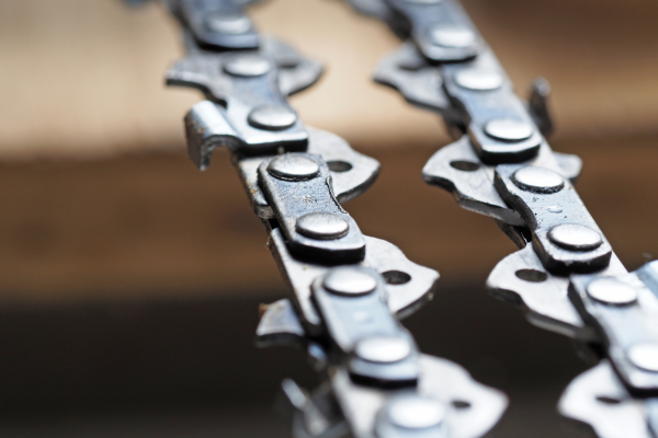 Chainsaw chain
